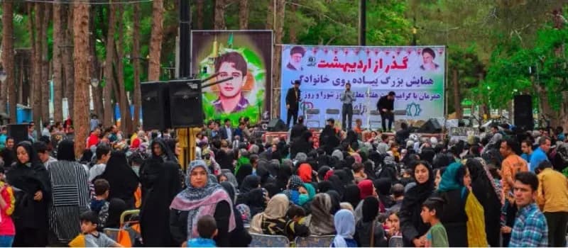 📷گزارش تصویری|همایش بزرگ پیاده روی خانوادگی گذر از اردیبهشت، همزمان با هفته معلم و روز شورا و روز کارگر