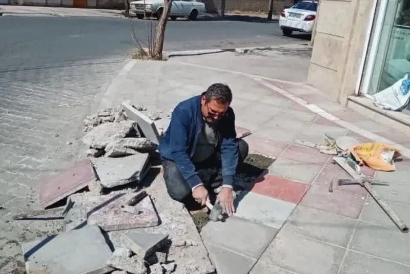 📷گزارش تصویری|  لکه گیری محل نشست ورودی خیابان شهید بهشتی