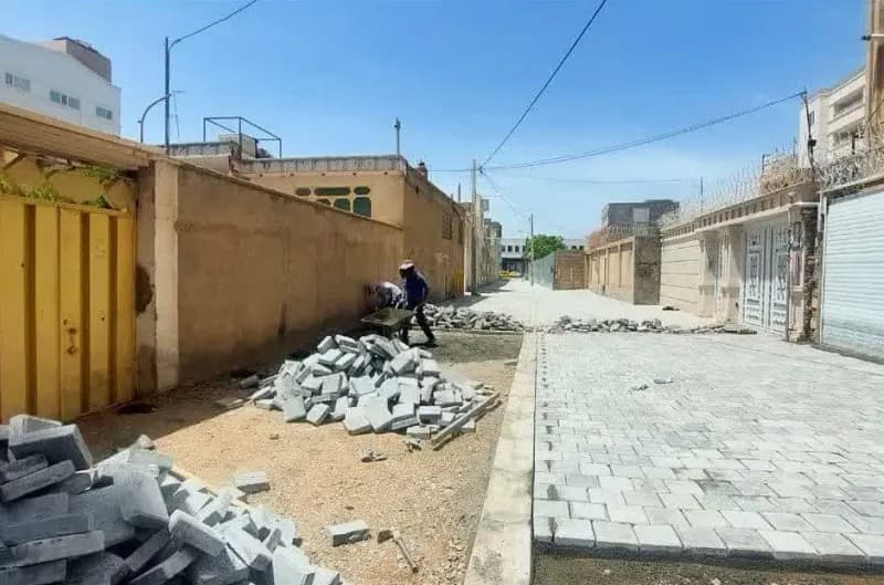 📷گزارش تصویری|  عملیات نصب جدول کانیووسط ونصب تایل بتنی کوچه امام خمینی ۱۷