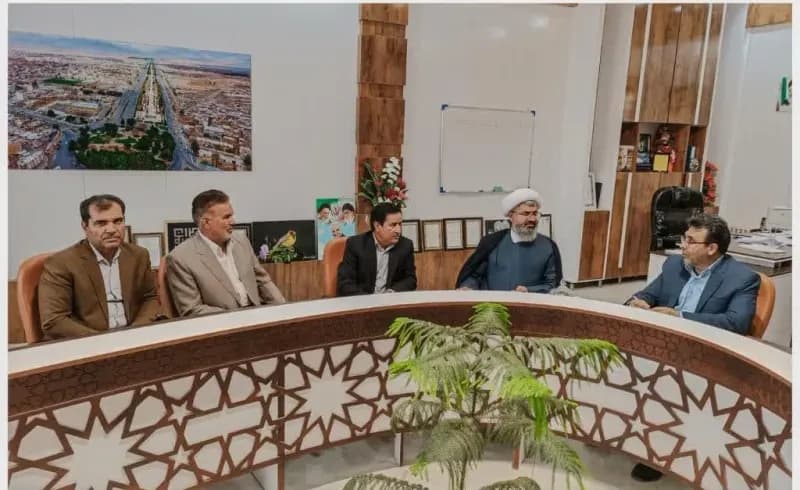 📷گزارش تصویری|  دیدار حضرت حجه الاسلام والمسلمین جناب حاج آقای طاهری ، آقای دکتر طاهریان ،آقای دکتر آقایی واقای آخرتی با شهردارکاشمر