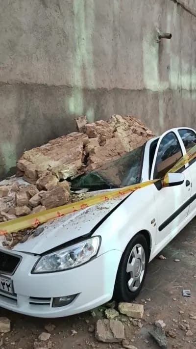 بازدید مهندس کوهسرخی شهردار محترم کاشمر از منازل خسارت دیده  در پی زلزله شدید کاشمر