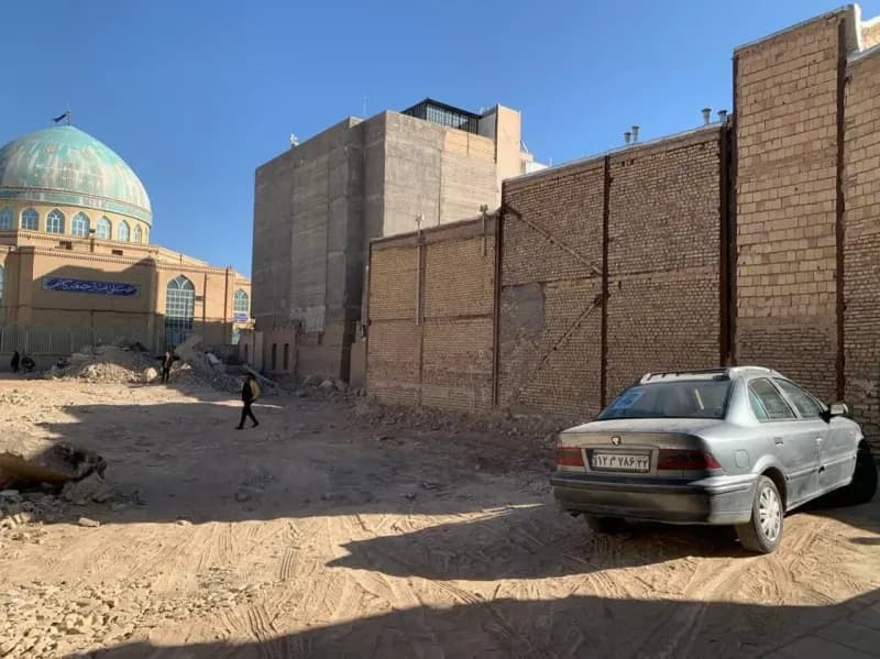 📸گزارش تصویری| وضعیت بنای مخاطره آمیز حمام کارون قبل و بعد از رفع خطر