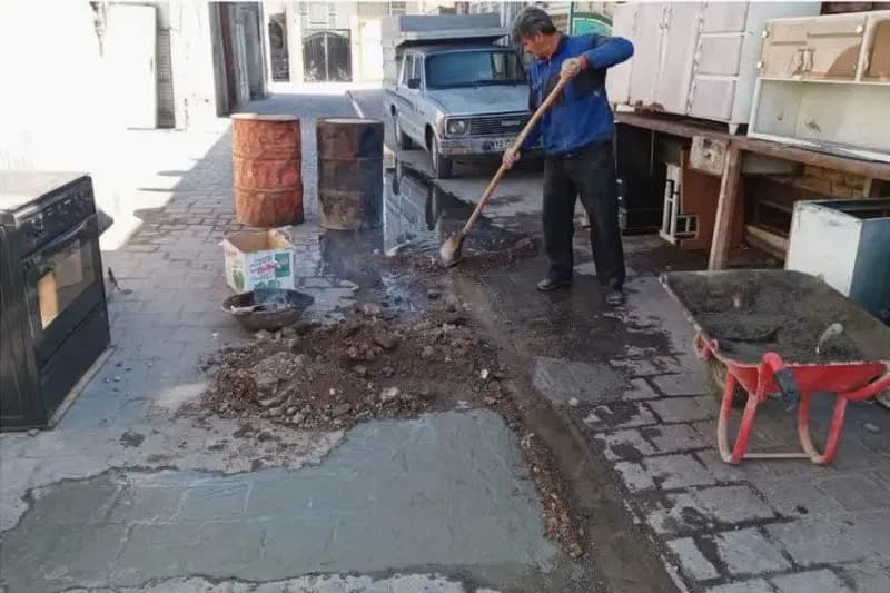 📷گزارش تصویری|  لکه گیری تایل کوچه شهید اکبرنژاد ۳