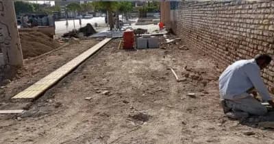 ادامه عملیات کفسازی ونصب تایل بتنی ضلع غربی پارک محله فیاض بخش ۴