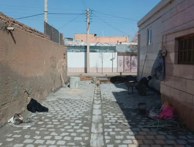 📷گزارش تصویری|  عملیات نصب جدول کانیووسط ونصب تایل بتنی کوچه شهید باقری۱۴/۴