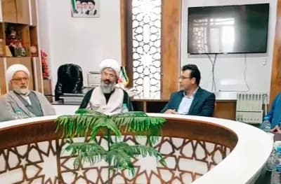 دیدار امام جمعه محترم ومعظم شهرستان جناب آقای دکتر طاهری وامام جمعه موقت شهرستان جناب  حاج آقای محمدی وجمعی از فعالین حوزه اجتماعی و جانبازان دفاع مقدس با شهردار کاشمر مهندس کوهسرخی جهت عرض تبریک