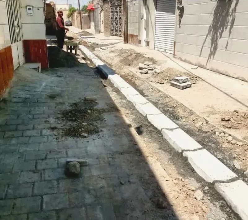 📷گزارش تصویری|  عملیات نصب جدول کانیووسط ونصب تایل میانی کوچه قائم ۱۱ شهید رحیم زاده ۳