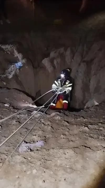 🚒 نجات معجزه‌آسای نوجوان ۱۳ ساله از چاه ۳۵ متری قنات متروکه در کاشمر