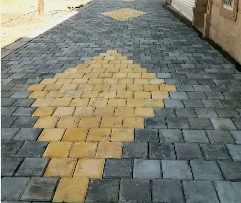📷گزارش تصویری|  ادامه‌عملیات تایل فرش کوچه امام ۱۱