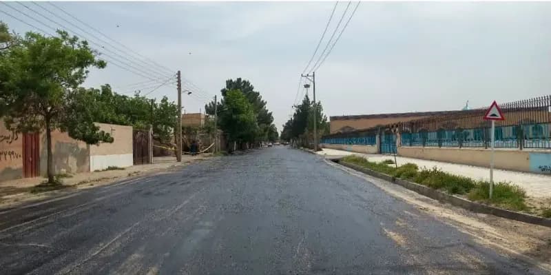 📷گزارش تصویری| عملیات قیرپاشی (ضلع شمالی آرامگاه شهید مدرس)