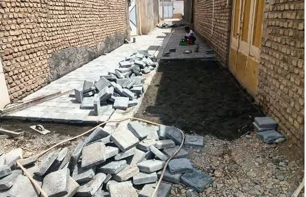 📷گزارش تصویری| عملیات اجرایی نصب تایل بتنی کوچه سلطانیه