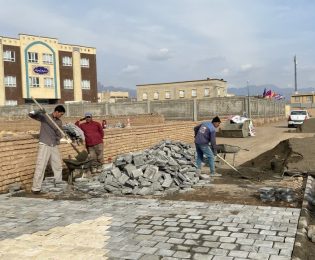 📷گزارش تصویری| اجرای عملیات زیر سازی و تایل فرش معابر شهری، خیابان امام علی (کوچه جنب پارک بانوان)