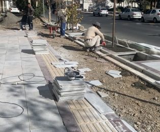 📷گزارش تصویری| اجرای عملیات تایل فرش معابر شهری، خیابان فرهنگیان 4
