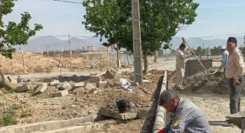 📷گزارش تصویری | عملیات نصب جدول محل راستگرد بلوارمجلس  (ورودی ازسمت روستای ممرآباد )
