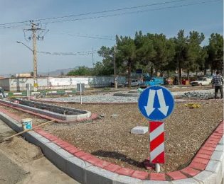 📷گزارش تصویری| عملیات کف سازی وسنگ فرش محل دوربرگردان حاشیه میدان مغان