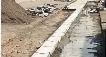 📷گزارش تصویری| عملیات نصب تایل میانی کوچه امام موسی صدر۱۴