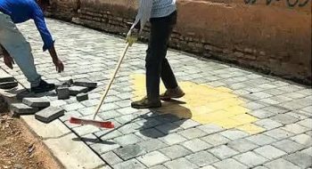 📸گزارش تصویری||  مراحل پایانی عملیات نصب تایل بتنی کوچه سلمان فارسی ۲۲