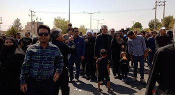 📷گزارش تصویری| حضور فرماندار محترم شهرستان جناب آقای شریعتمداری و شهردار محترم شهرکاشمر  جناب آقای کوهسرخی بهمراه تعدادی از مسئولین شهرستان در مراسم پیاده روی اربعین حسینی(حرم تا حرم)