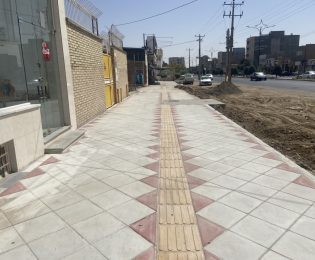 📷گزارش تصویری| اجرای عملیات تایل فرش معابرشهری، حاشیه خیابان معلم