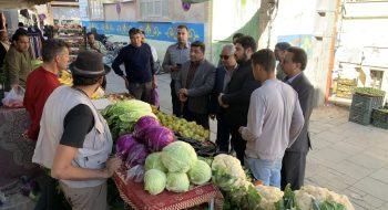 📸گزارش تصویری|   بازدید میدانی اعضای کمیسیون بند ۲۰ماده۵۵قانون شهرداری از وضعیت مشاغل مزاحم و دست فروشان روز بازار خیابان امام خمینی(ره)۱ و قائم ۴بر اساس شکایت های دائمی کسبه و ساکنین محل با حضور عضو محترم قضایی،نماینده محترم شورای اسلامی شهر و معاونت خدمات شهری شهرداری