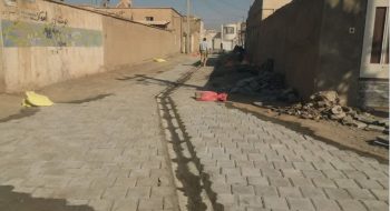 📷گزارش تصویری|  عملیات‌نصب جدول کانیووسط ونصب تایل بتنی میانی کوچه شهید ترابی ۱۲
