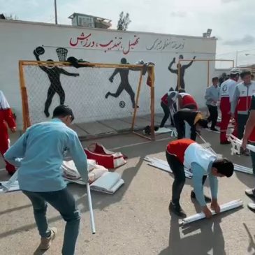 مانور زلزله و ایمنی در مدارس شهرستان کاشمر -این مانور با حضور مهندس کوهسرخی شهردار، معاون فرماندار و برخی از مسئولین دیگر برگزار شد.