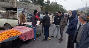 🎥گزارش تصویری |بازدید میدانی مهندس نجار معاونت محترم خدمات شهری به همراه پرسنل گروه انضباط شهری (رفع سدمعبر) شهرداری کاشمر در معیت نماینده محترم انتظامی از محل جمعه بازار به جهت ارائه خدمات مطلوب تر به شهروندان فهیم شهرمان کاشمر و همچنین  شنیدن صحبت های کسبه محترم مستقر در ان مکان و رسیدگی به مشکلات کسبه محترم