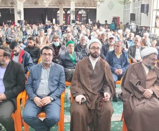 📷گزارش تصویری| مراسم حماسه نهم دی 🔻این مراسم با حضور دکتر شریعتمداری فرماندار، مهندس کوهسرخی شهردار، اعضای شورای اسلامی شهر، دیگر مسئولین و مردم ولایتمدار شهرستان کاشمر برگزار گردید.