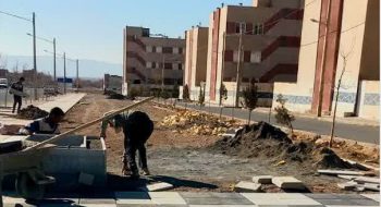 📷گزارش تصویری|  ادامه عملیات کفسازی وموزاییک فرش حاشیه ارغوان ۱