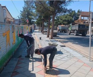 📷گزارش تصویری| اتمام عملیات کفسازی وموزاییک فرش پیاده روحاشیه خیابان شهید باقری ۹/۳