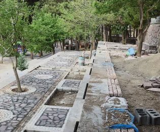 📷گزارش تصویری|  عملیات دیوارچینی سنگی  و کفسازی داخل پارک جنگلی امامزاده