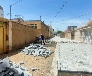 📷گزارش تصویری|  عملیات نصب جدول کانیووسط ونصب تایل بتنی کوچه امام خمینی ۱۷