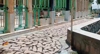 بازدید مهندس کوهسرخی شهردار کاشمر  از روند اجرایی کف سازی و زیبا سازی آبشار (ضلع شمال غربی) امامزاده سید مرتضی (ع)