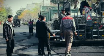 اجرای عملیات بزرگ نهضت  آسفالت خیابان شهید آیت‌الله رئیسی (دادگستری سابق)