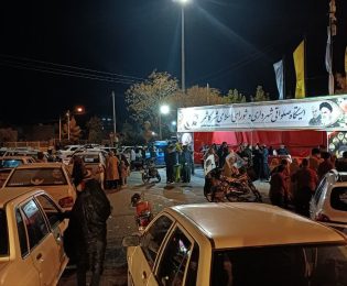 همزمان با مبعث حضرت رسول اکرم (ص) مراسم بزرگ نورافشانی و موکب شهرداری کاشمر ابتدای بولوار سید مرتضی ع