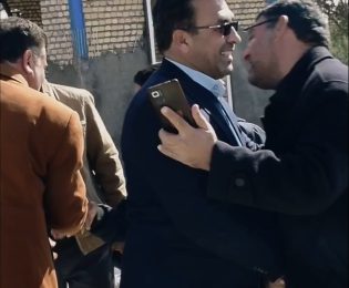 پشت صحنه های ضبط برنامه تلویزیونی پلاک ۵۷ مصاحبه با مهندس کوهسرخی شهردار کاشمر پیرامون اقدامات شهرداری