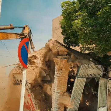 رفع خطر از بنای مخاطره آمیز خیابان ۱۷شهریور روبه روی ۱۷ شهریور ۱۲ به  استناد بند ۱۴ ماده ۵۵ قانون شهرداری ها