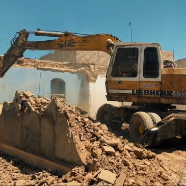 رفع خطر از بنای مخاطره آمیز خیابان شهید باقری ۱۰ به استناد بند ۱۴ ماده ۵۵ قانون شهرداری ها