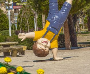 المان های نوروزی شهرداری کاشمر در سطح شهر