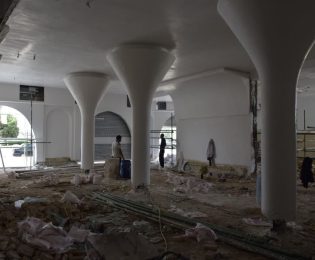 احداث رستوران سنتی در راستای ایجاد درامد پایدار شهرداری وخدمات رفاهی