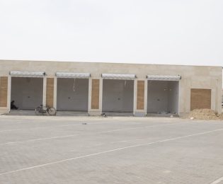 احداث مرکز رفاهی وواحدهای تجاری وخدماتی در حاشیه میدان شهید مطهری در راستای ایجاد درامد پایدار شهرداری وخدمات رفاهی