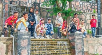 تصویر قبل وبعد آبشار جنب استان مقدس سید مرتضی ع که دراین دوره مدیریت شهری تخریب ومجدد اجرا شد‌.
