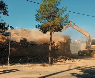 رفع خطر از بنای مخاطره آمیز خیابان فاطمیه ۱۵ به  استناد بند ۱۴ ماده ۵۵ قانون شهرداری ها