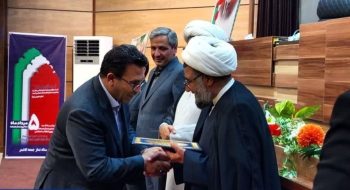 تقدیر وتشکرباحضوررئیس محترم  شورای سیاستگذاری ائمه جمعه استان خراسان رضوي جناب حجه الاسلام والمسلمین حاج آقای ایزدی از شهردار محترم کاشمر آقای مهندس کوهسرخی توسط امام جمعه محترم شهرستان وفرماندار شهرستان